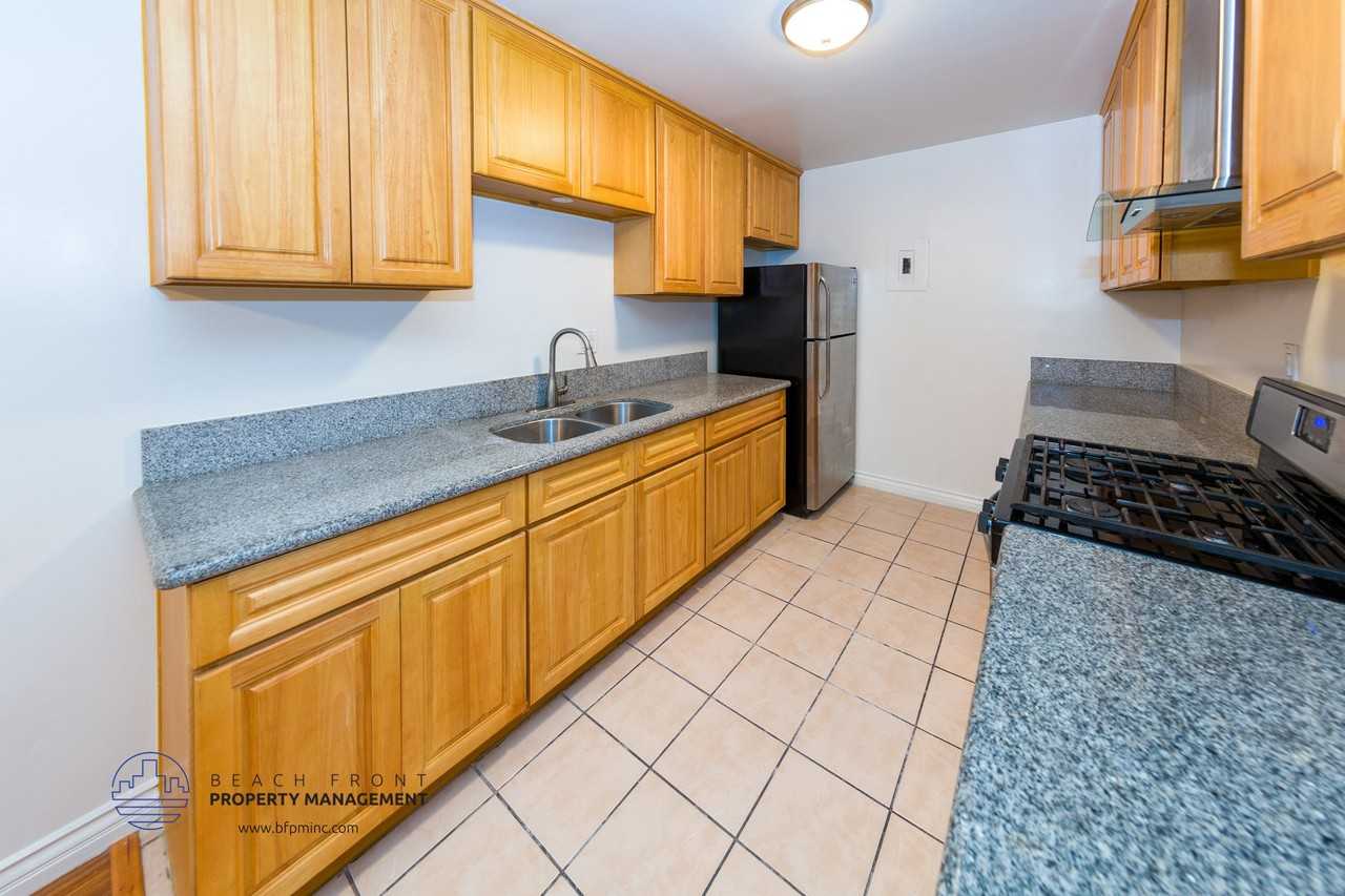 740 S. St. Andrews Pl. - Photo 2 of 16