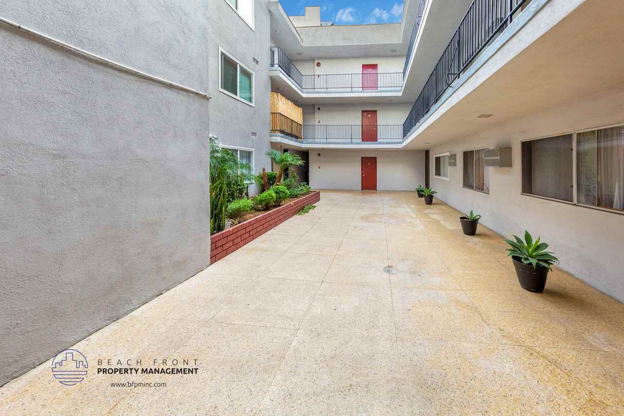 740 S. St. Andrews Pl. - Photo 7 of 16