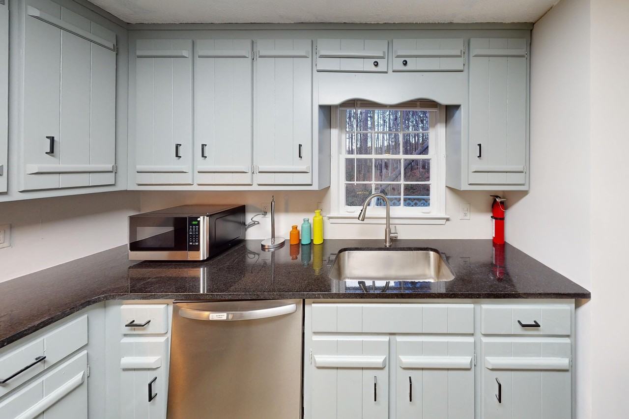 Merry Oak Rd Sw - Photo 3 of 14