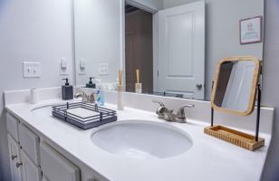 featured image of Potters Walk