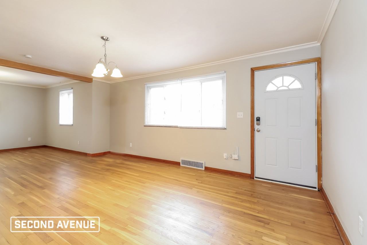 458 Willow Ave - Photo 2 of 20