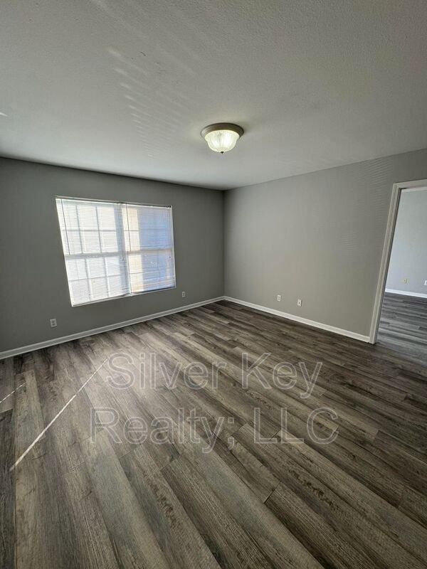250 Willow Creek Dr #1 - Photo 3 of 10