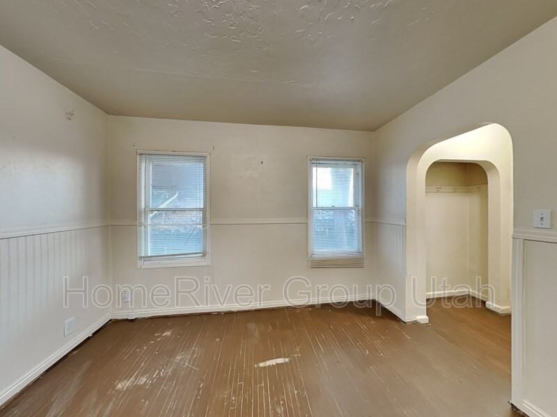 1714 S St - Photo 2 of 15
