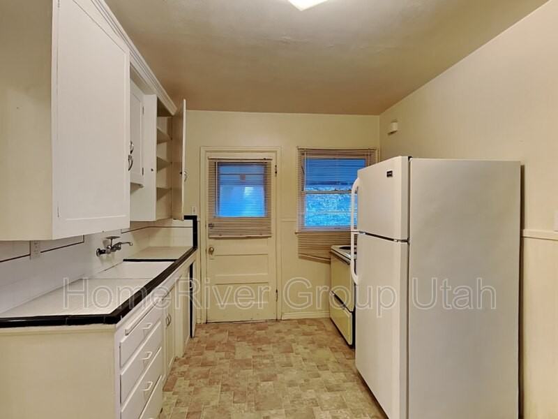 1714 S St - Photo 6 of 15