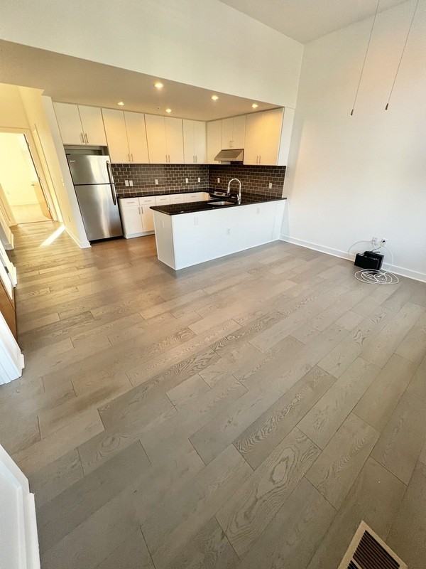 2413 E Marshall St - Photo 3 of 13