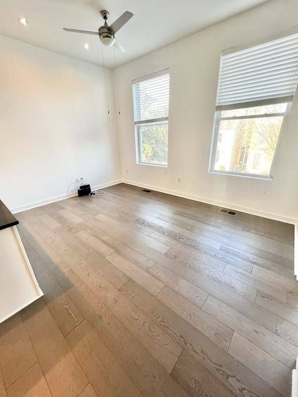 2413 E Marshall St - Photo 4 of 13