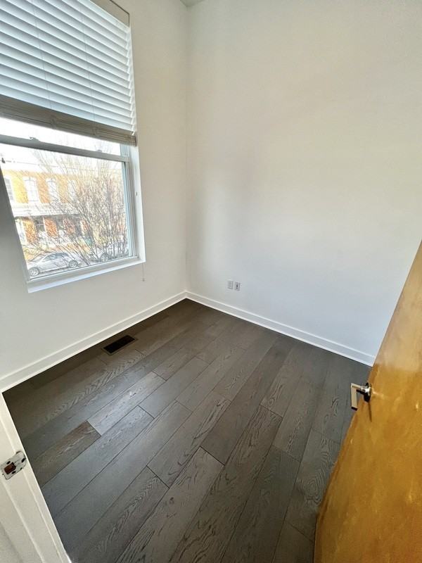 2413 E Marshall St - Photo 6 of 13