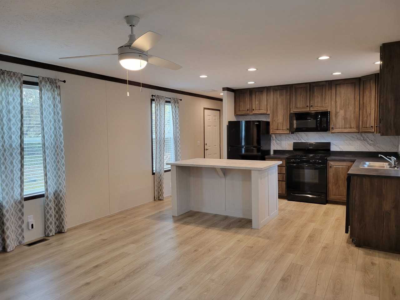 855 West Jefferson Street #153