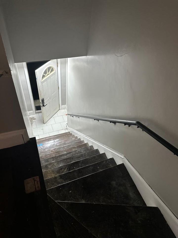 37 Rowan St #2ndFL - Photo 2 of 12