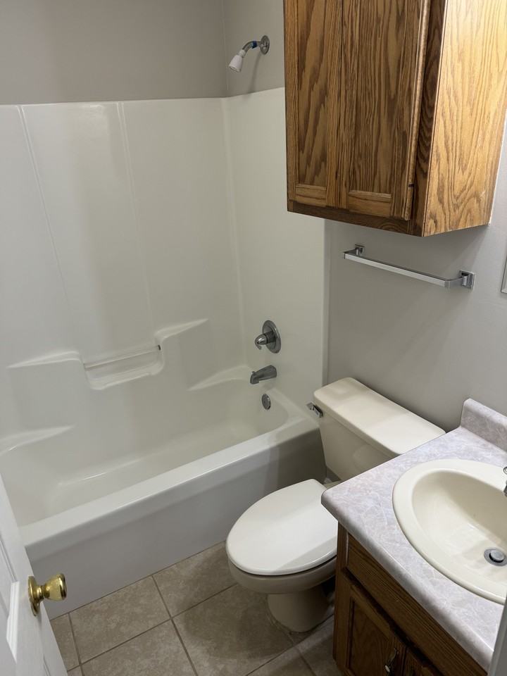 103 Southgate Dr #103 - Photo 3 of 11