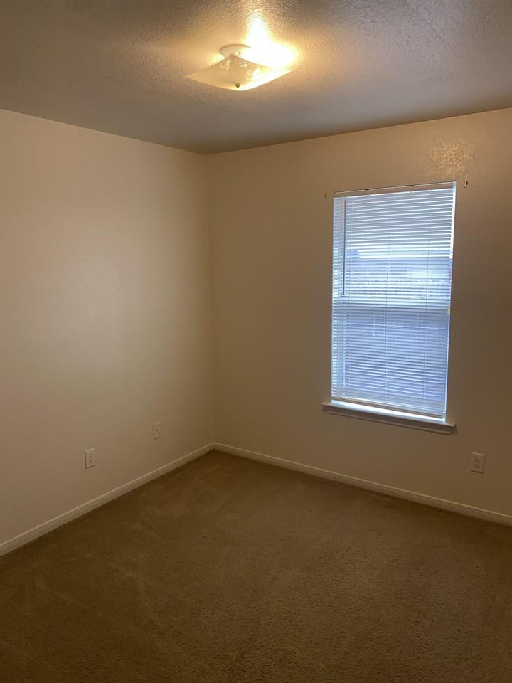 511 Manhattan Dr #A - Photo 4 of 9