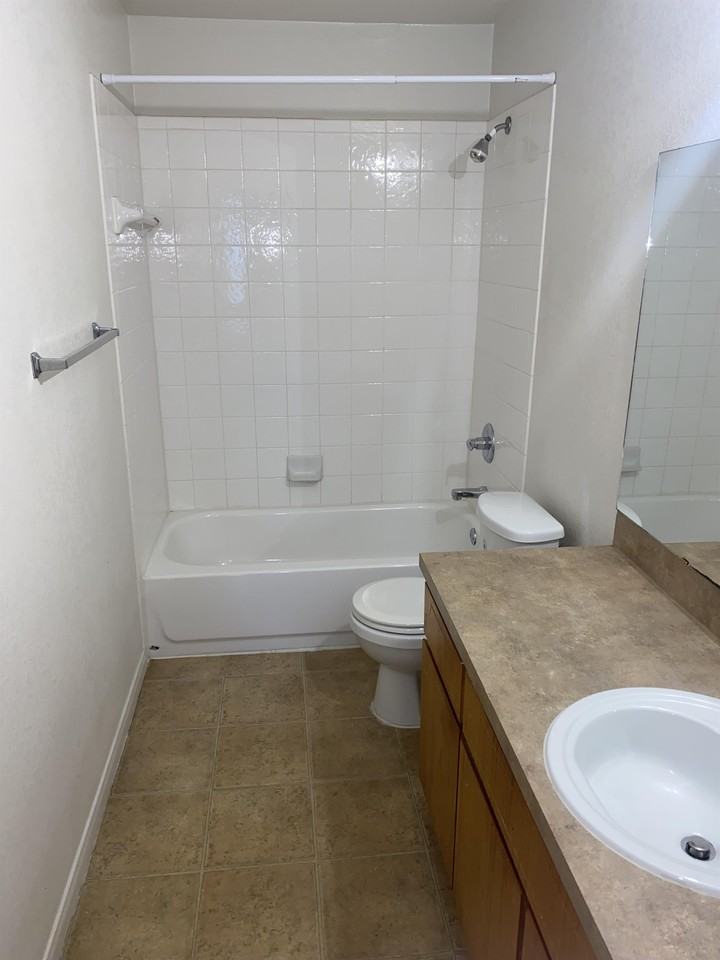 511 Manhattan Dr #A - Photo 5 of 9