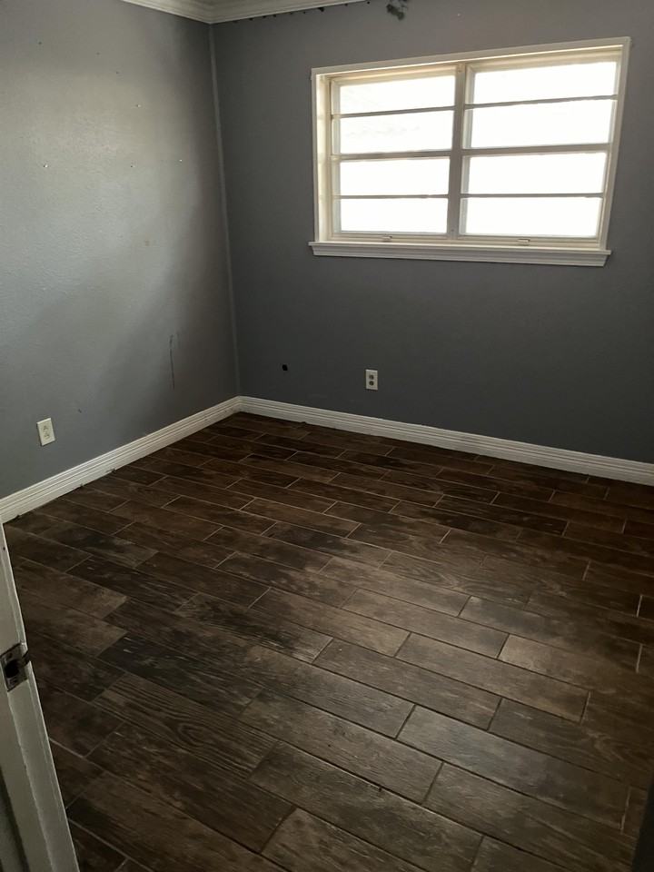 9471 Blom Blvd - Photo 6 of 11
