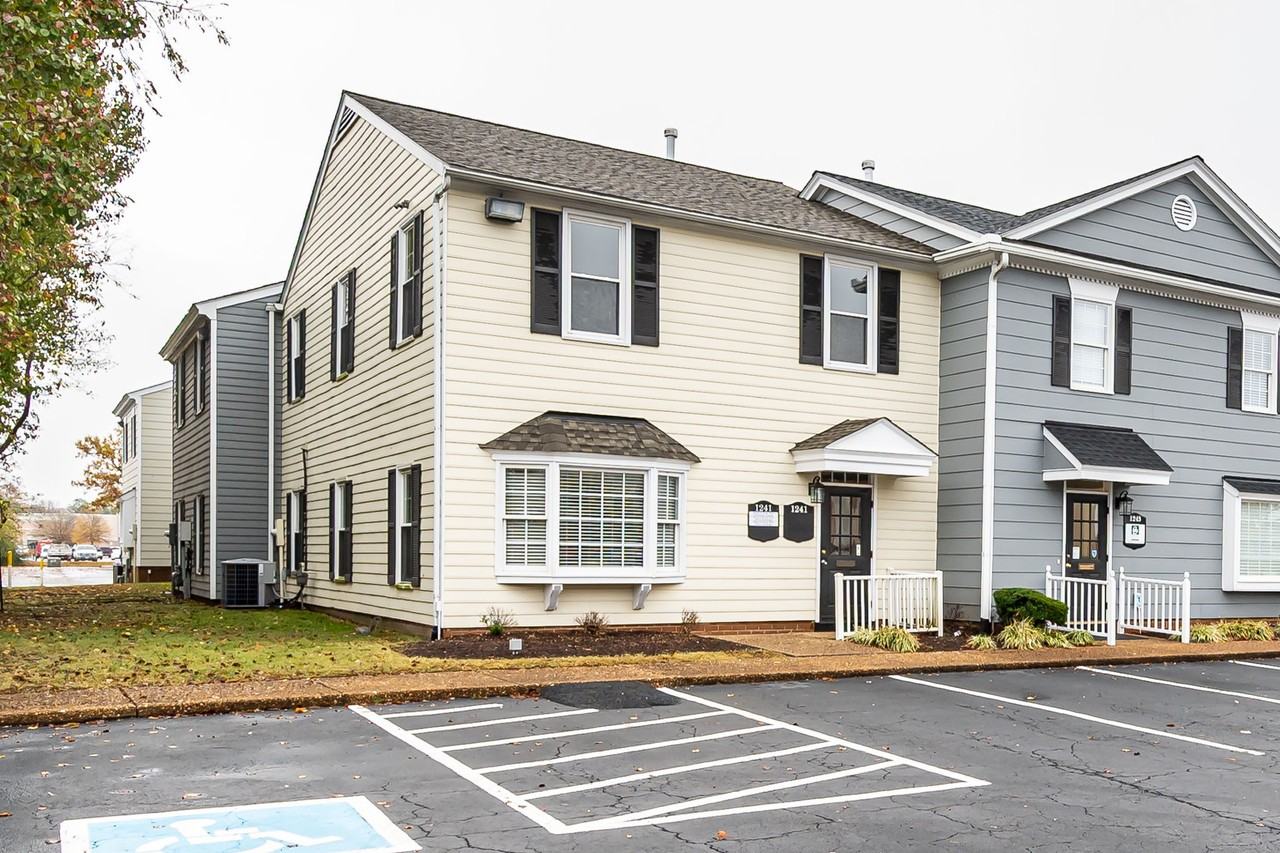 1241 Mall Dr #1 - Photo 5 of 21