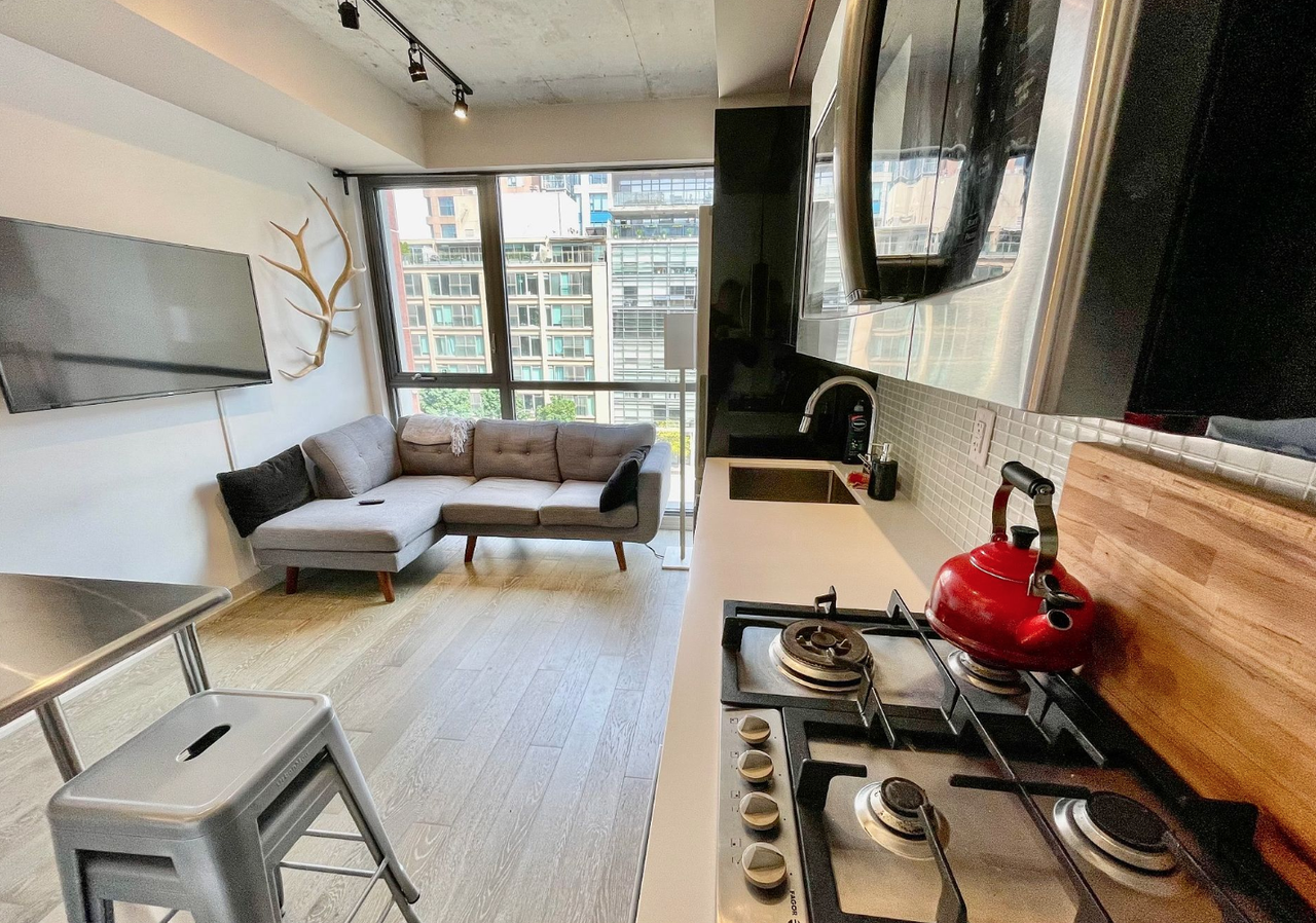 39 Brant Street #504 - Photo 2 of 12