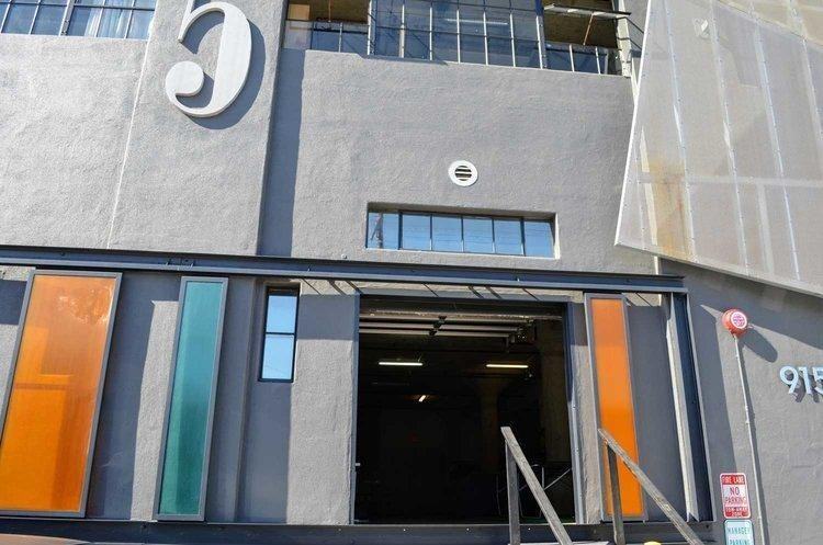 915 Mateo St - Photo 5 of 22