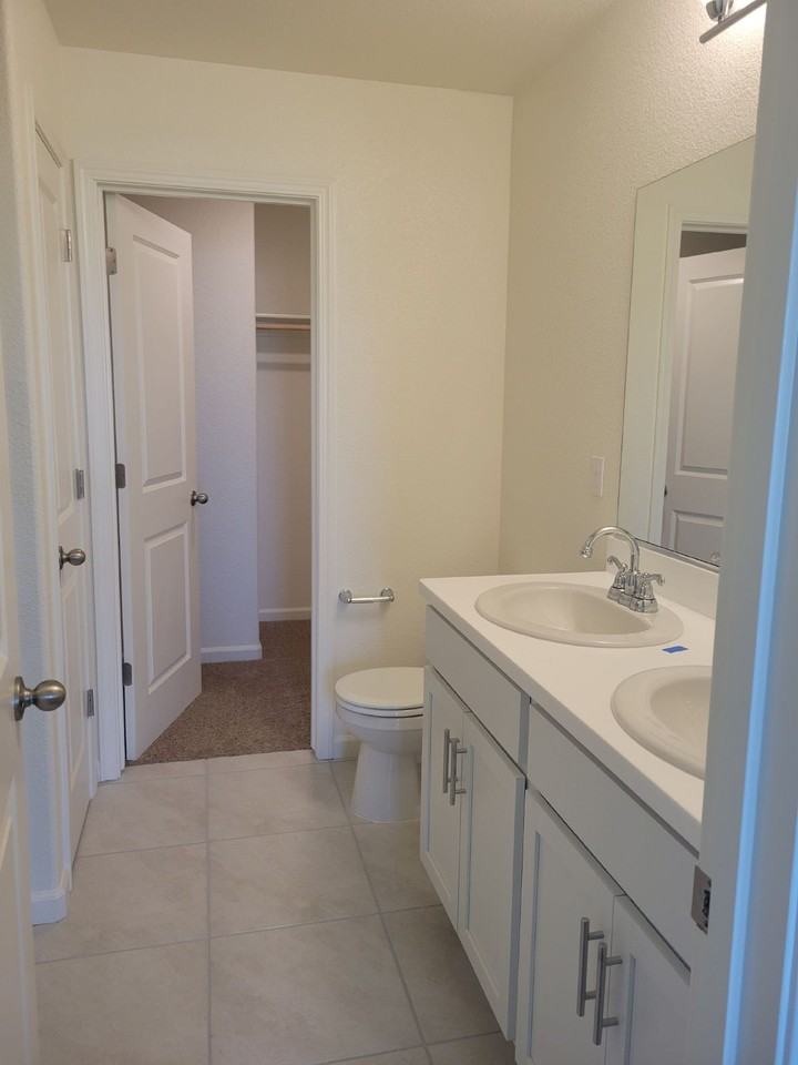 149 Shafer Ave - Photo 4 of 23