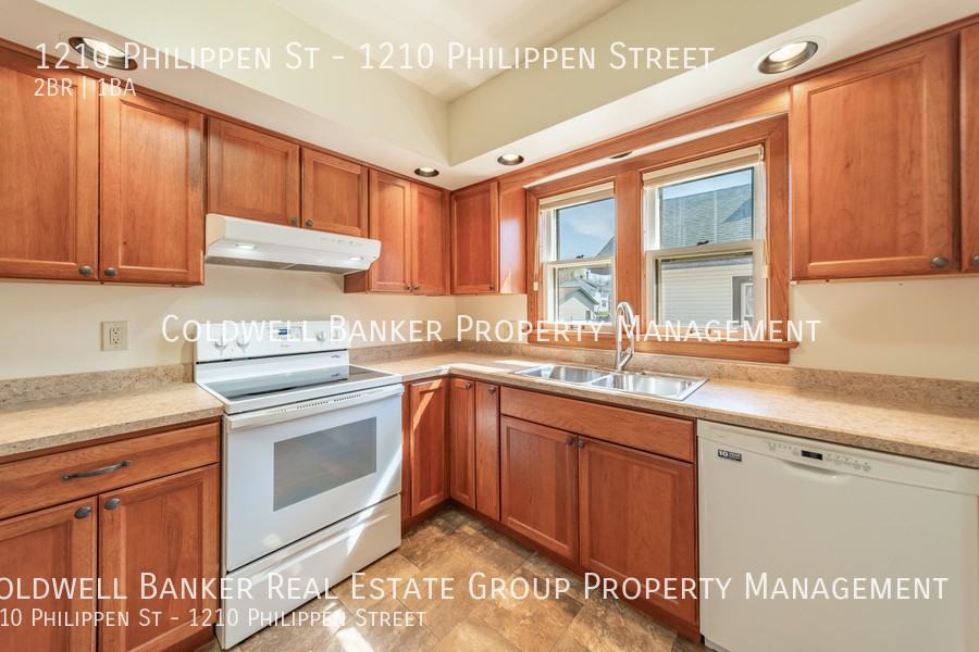 1210 Philippen Street - Photo 5 of 18