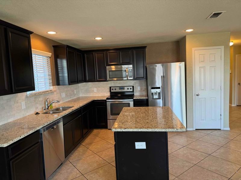 1121 Rivers Creek Ln - Photo 2 of 23