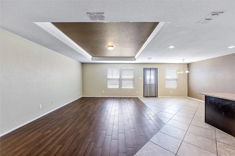 1121 Rivers Creek Ln - Photo 4 of 23