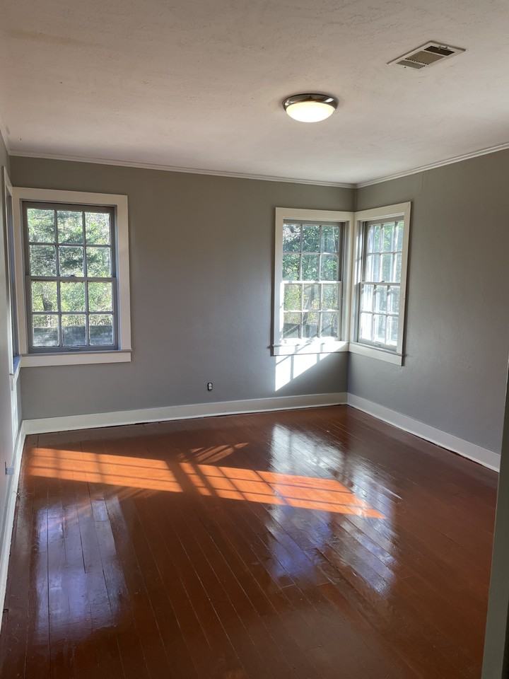 2514 32nd Ave #NA - Photo 2 of 8
