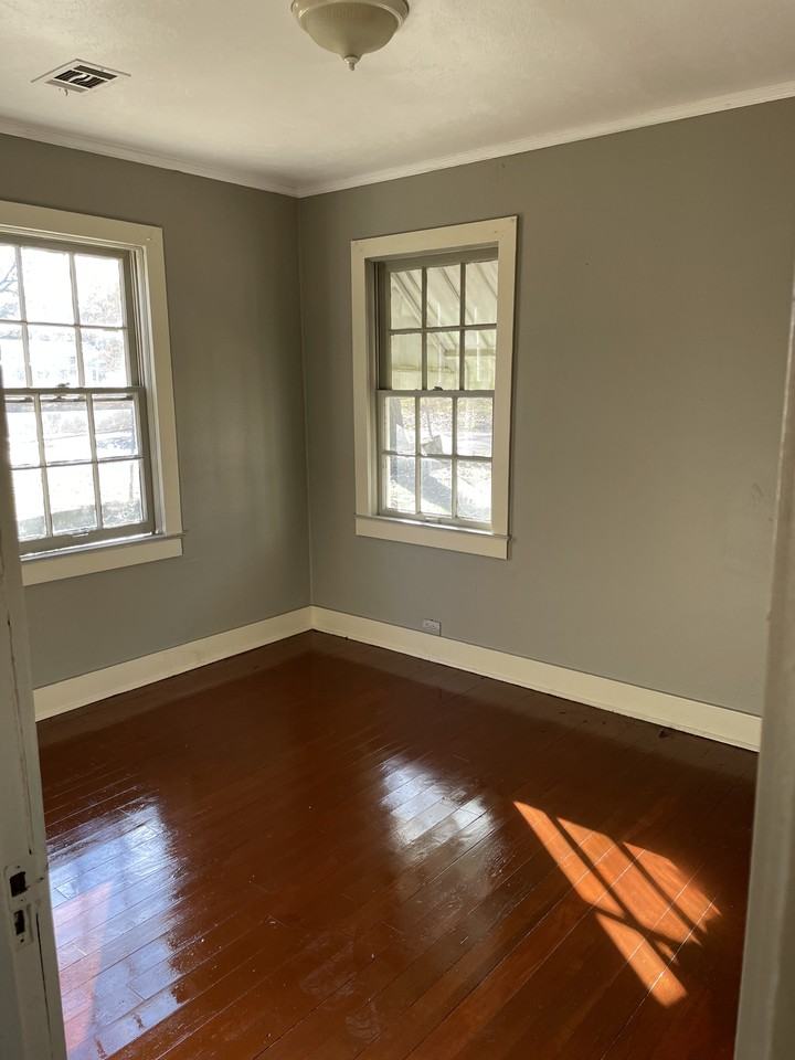 2514 32nd Ave #NA - Photo 3 of 8