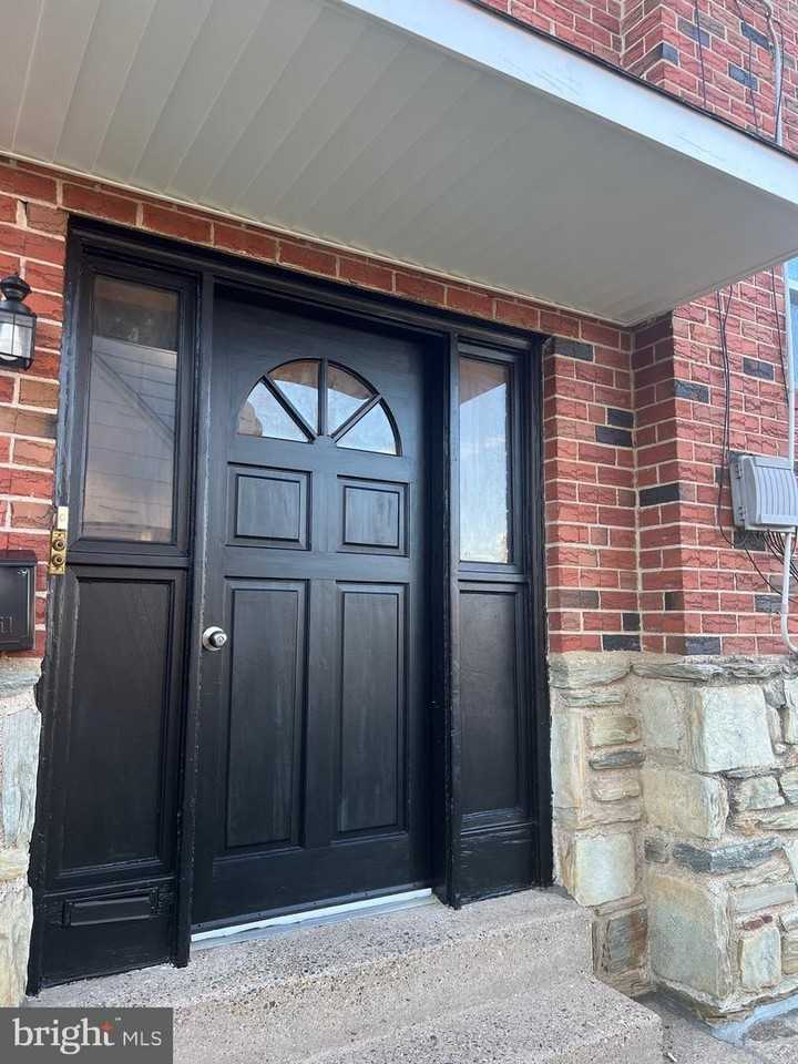 Aberdale Rd. 4431 - Photo 2 of 17