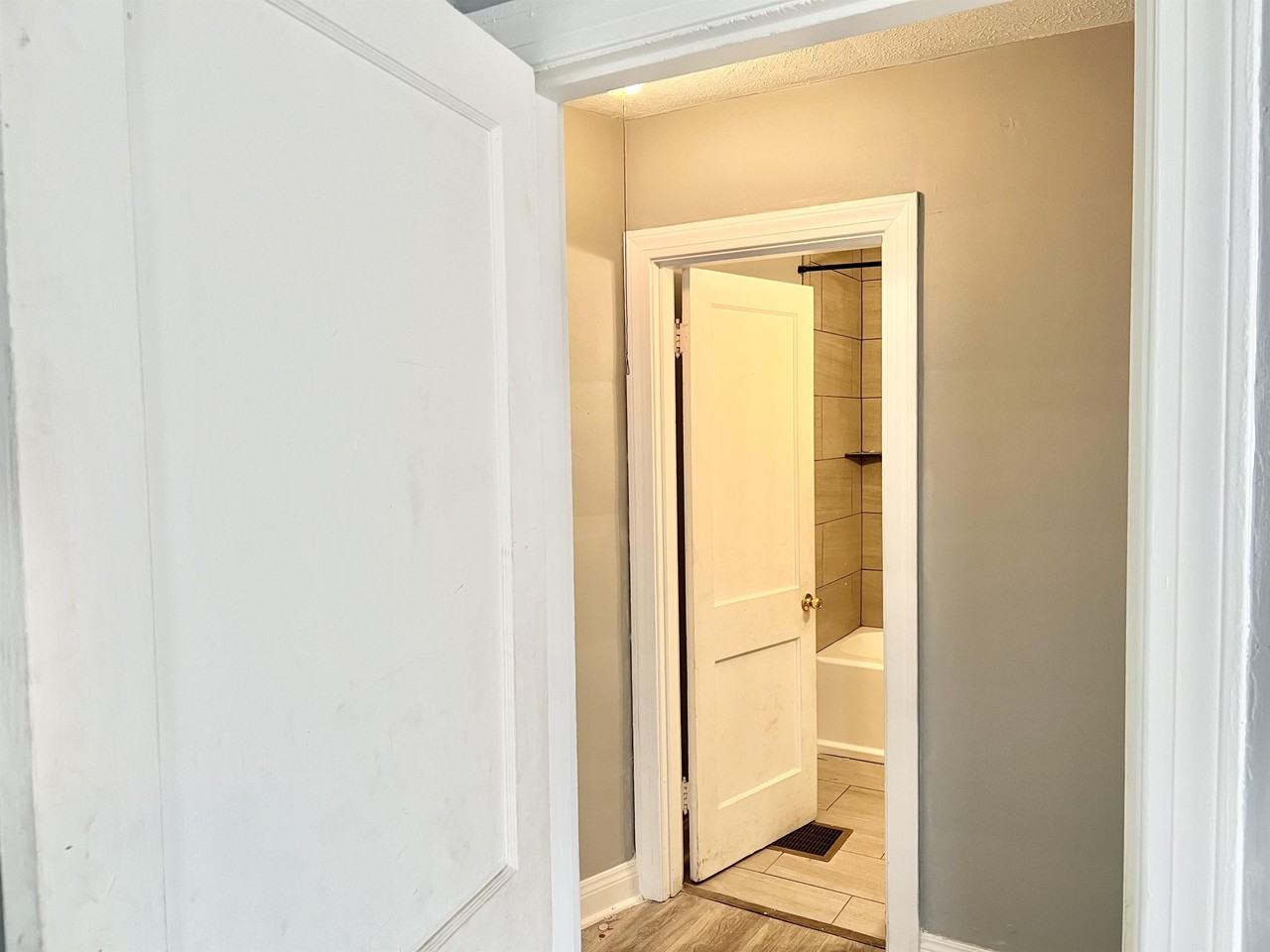3816 Garfield Ave #1 - Photo 5 of 15