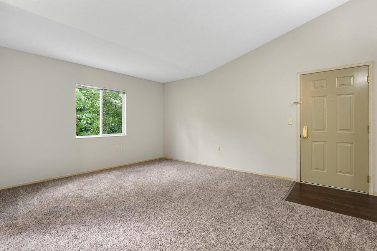 Columbia Woods Apartments - Photo 4 of 50