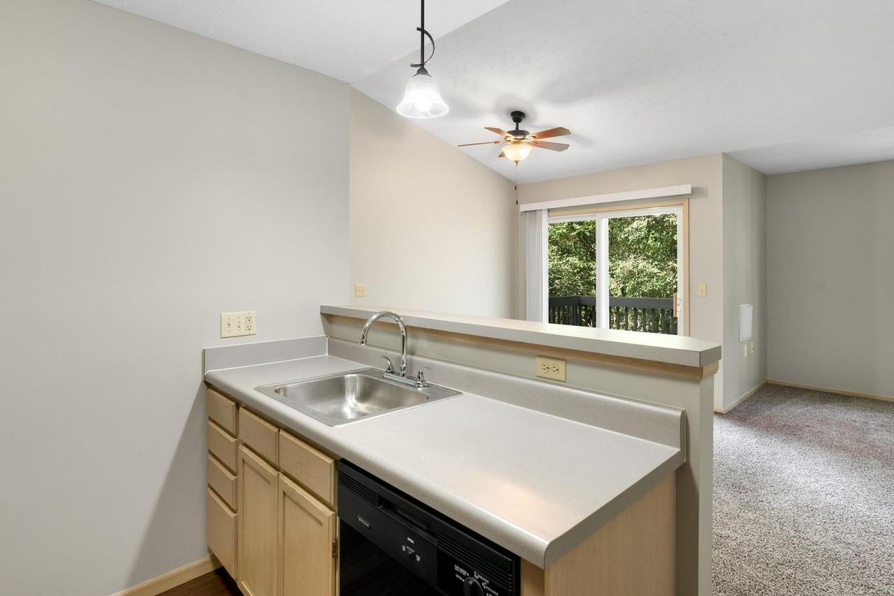Columbia Woods Apartments - Photo 5 of 50