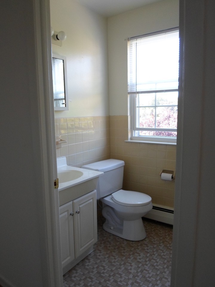 Rosewood Apartments - Photo 5 of 12