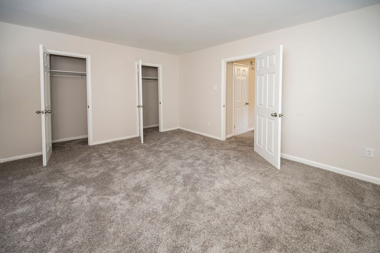 Rosewood Apartments - Photo 6 of 16