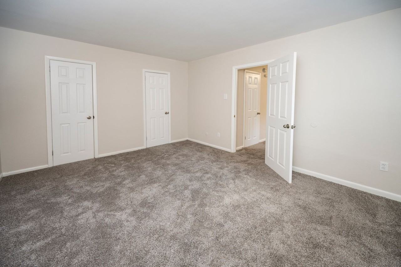 Rosewood Apartments - Photo 6 of 13