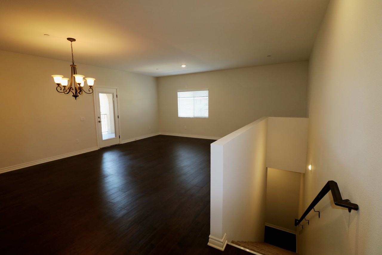 Santa Barbara Luxury Apartment Homes - Photo 4 of 50
