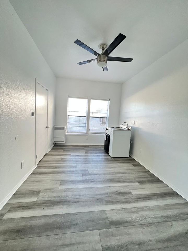 Adams Hill Lofts - Photo 2 of 10