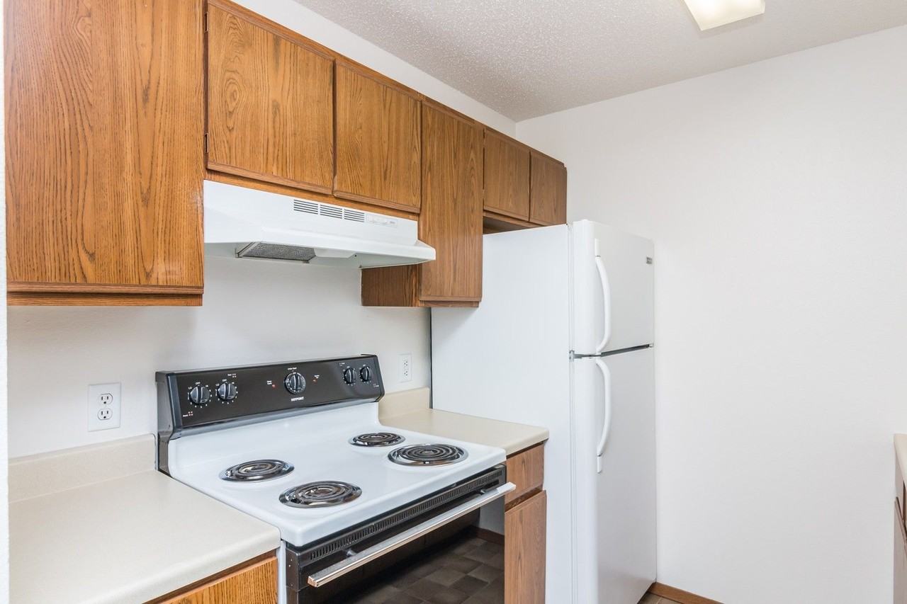 MacArthur Estates - Photo 2 of 22