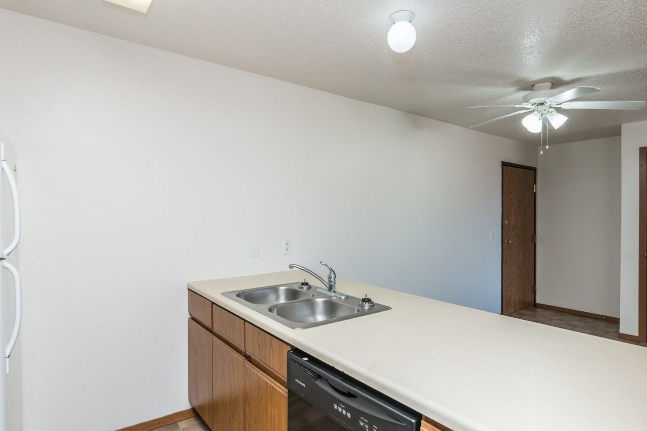 MacArthur Estates - Photo 3 of 22