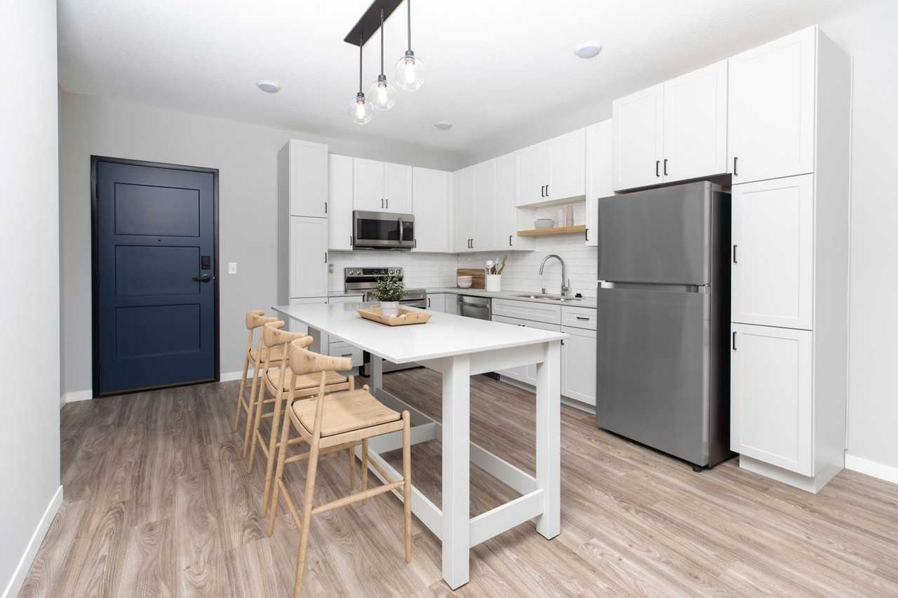 Caliper - Photo 2 of 50