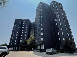 featured image of 660 E 5th St