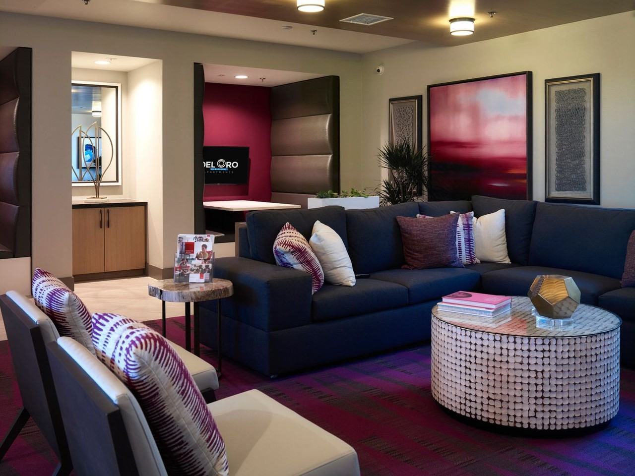 Del Oro On Broadway - Photo 4 of 50