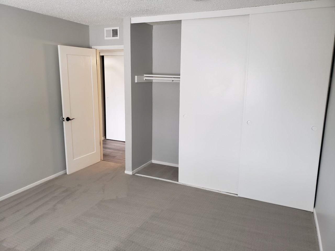 The Huntington Apartments - Photo 6 of 10