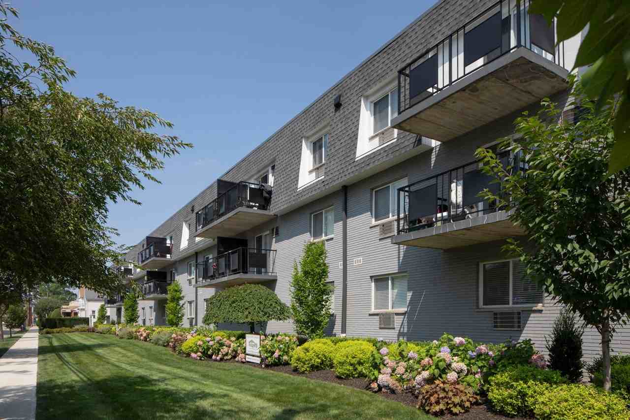 Cadillac Manor: On - Photo 5 of 39