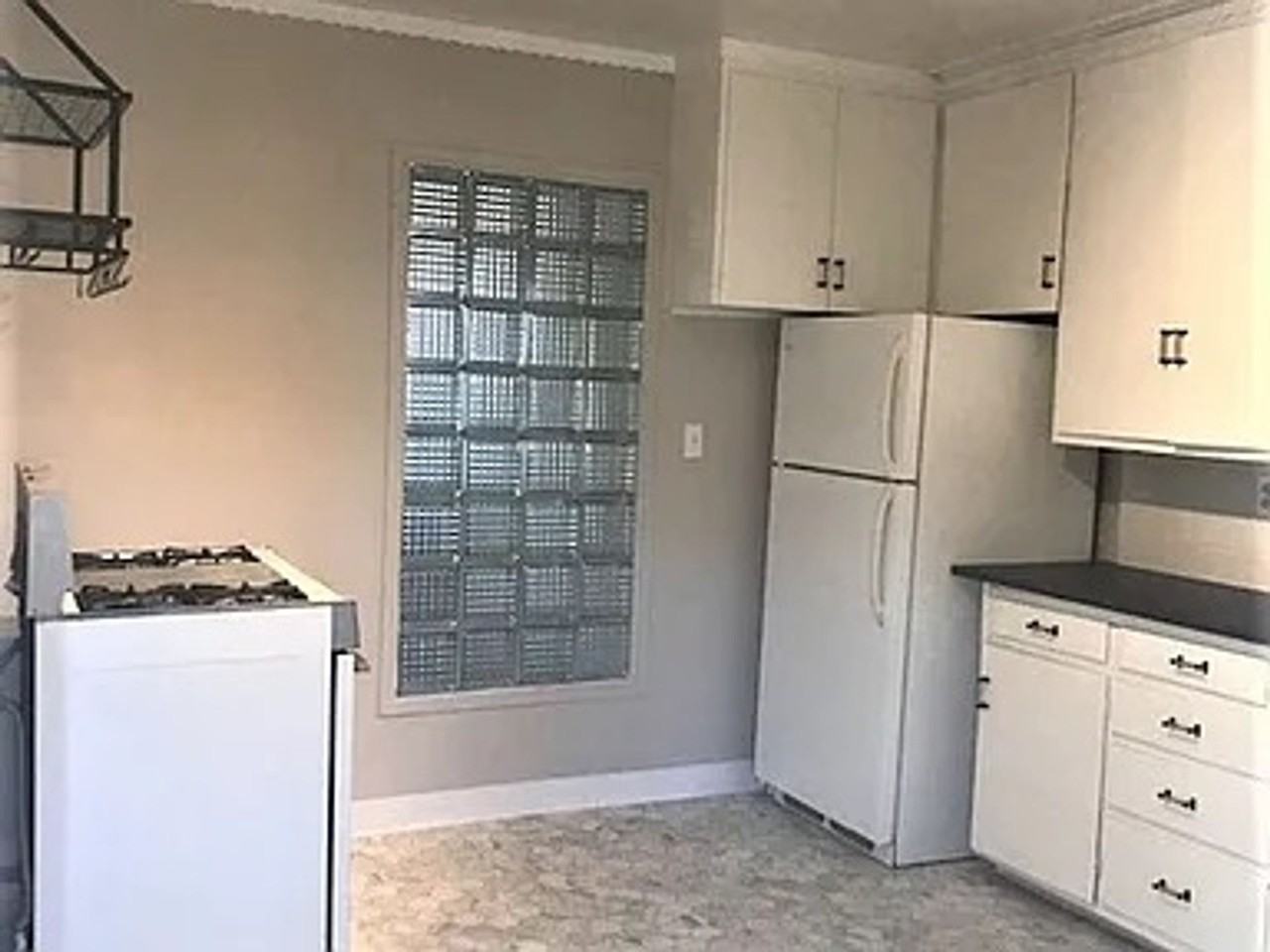 1015 26th St - Photo 5 of 28