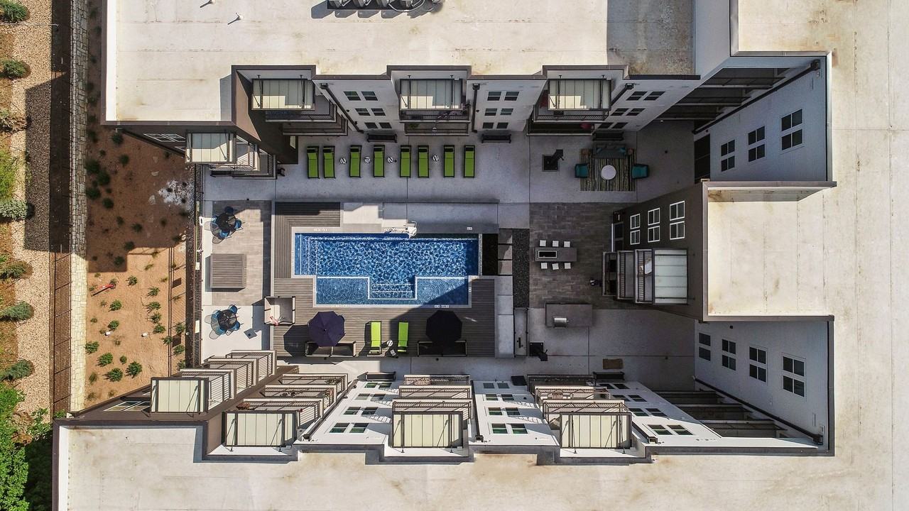 Mariposa Flats - Photo 5 of 50