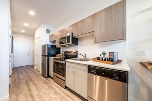 featured image of 1901 Mariposa Dr