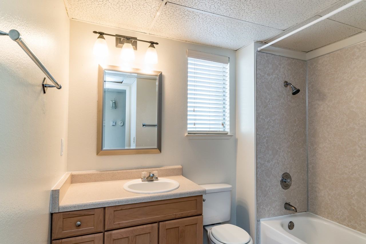 Cedar Springs Apartments - Photo 6 of 8