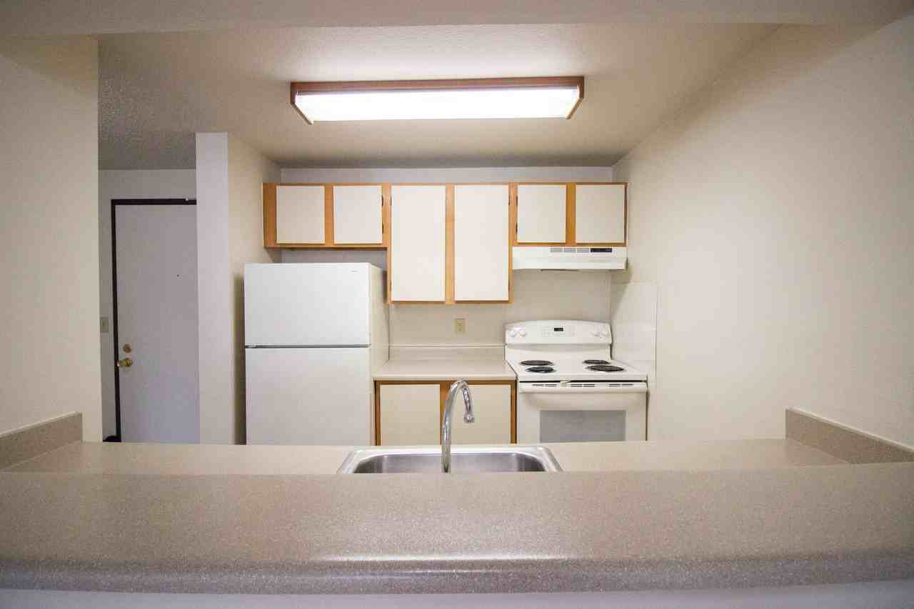 Willow Court Apartments - Photo 3 of 37