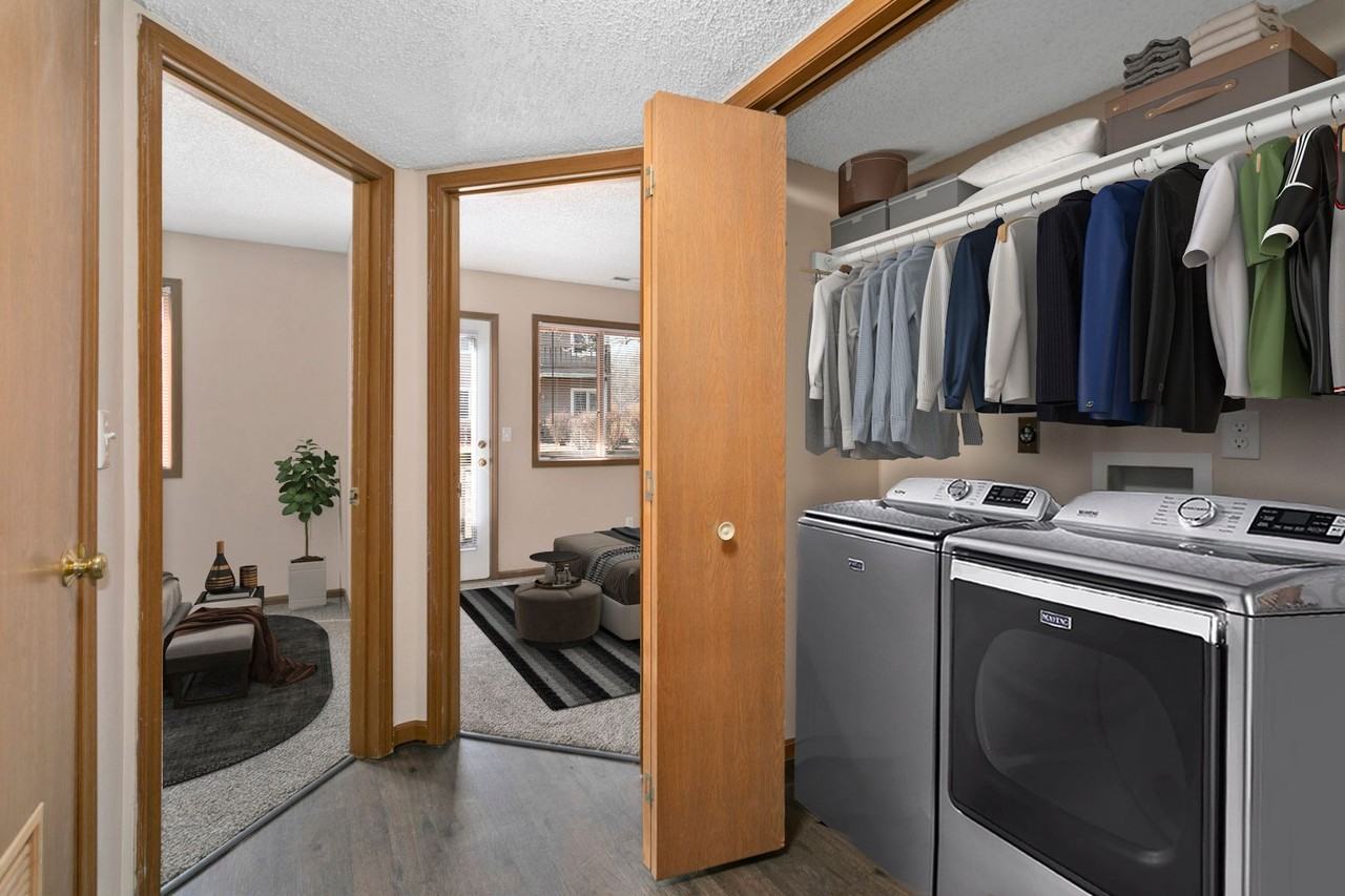 EVERYTHING YOU NEED.  ALL RIGHT HERE. - Photo 6 of 43