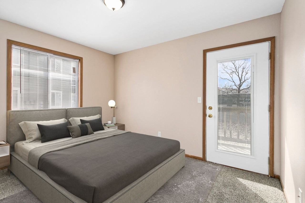 EVERYTHING YOU NEED.  ALL RIGHT HERE. - Photo 7 of 43