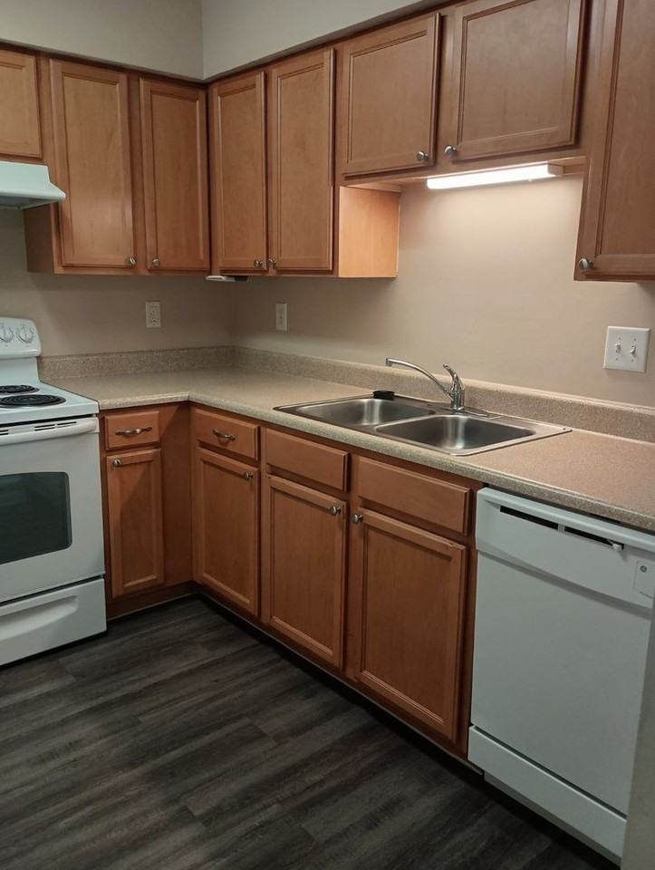 185 - COUNTRY VIEW APARTMENTS - Photo 2 of 50
